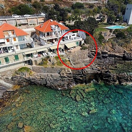 Seaside Holiday Apartment - Unique Location Cipressa المظهر الخارجي الصورة